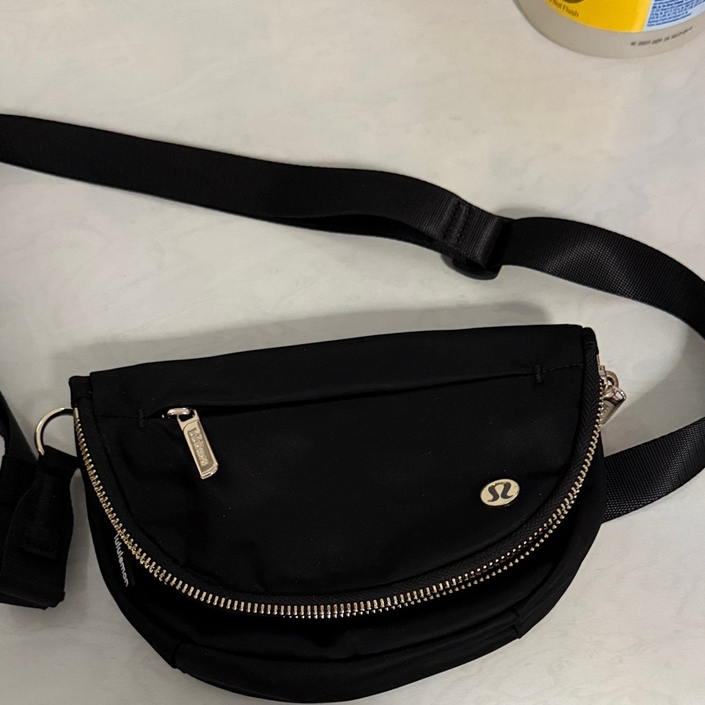 Lululemon micro all night festival bag